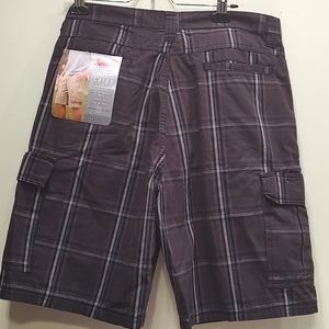 NWT Wrangler cargo shorts size 32 waist